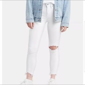 Levi’s 721 Distressed High Rise Skinny size 26